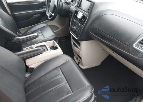 2015 Chrysler Town & Country Touring z USA, uszkodzony, nr VIN 2C4RC1BG2FR755812